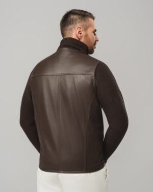 Brązowa skórzana kamizelka męska z kieszeniami i zamkiem