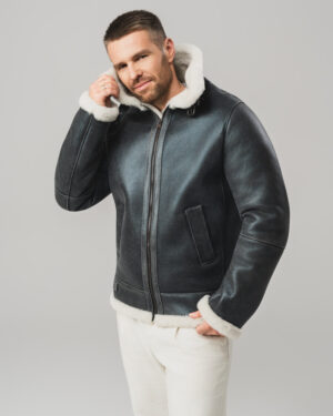 Czarny kożuch męski pilotka z jasnym futrem i kołnierzem