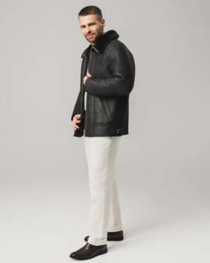 Czarny kożuch męski z naturalnej skóry z futrzanym kołnierzem