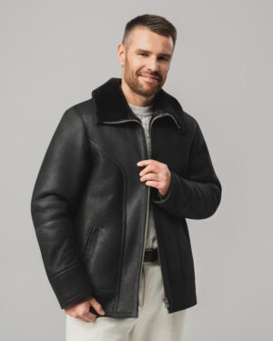 Czarny kożuch męski z naturalnej skóry z futrzanym kołnierzem