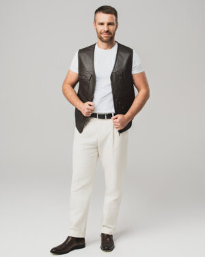 Brązowa skórzana kamizelka męska z kieszeniami i zamkiem