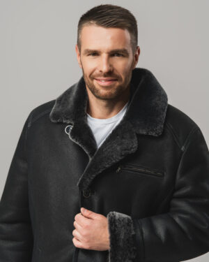 Czarny kożuch męski z naturalnej skóry z kołnierzem z futra