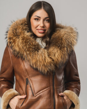 Brązowy kożuch damski z naturalnej skóry i futrem – kożuszek EMORIS
