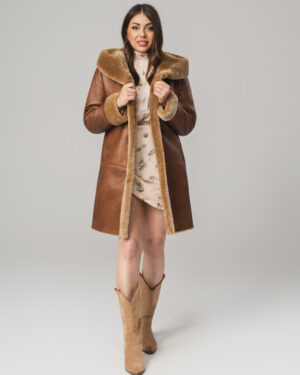 Brązowy kożuch damski z naturalnej skóry i futrem – klasyczny kożuszek EMORIS