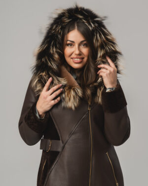 Brązowy kożuch damski z futrem i asymetrycznym zamkiem – kożuszek naturalny