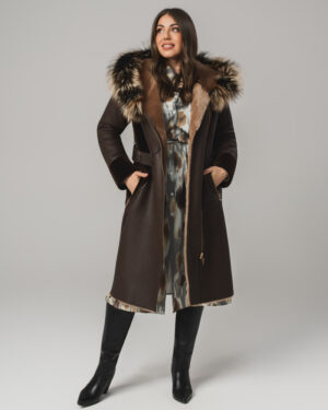 Brązowy kożuch damski z futrem i asymetrycznym zamkiem – kożuszek naturalny