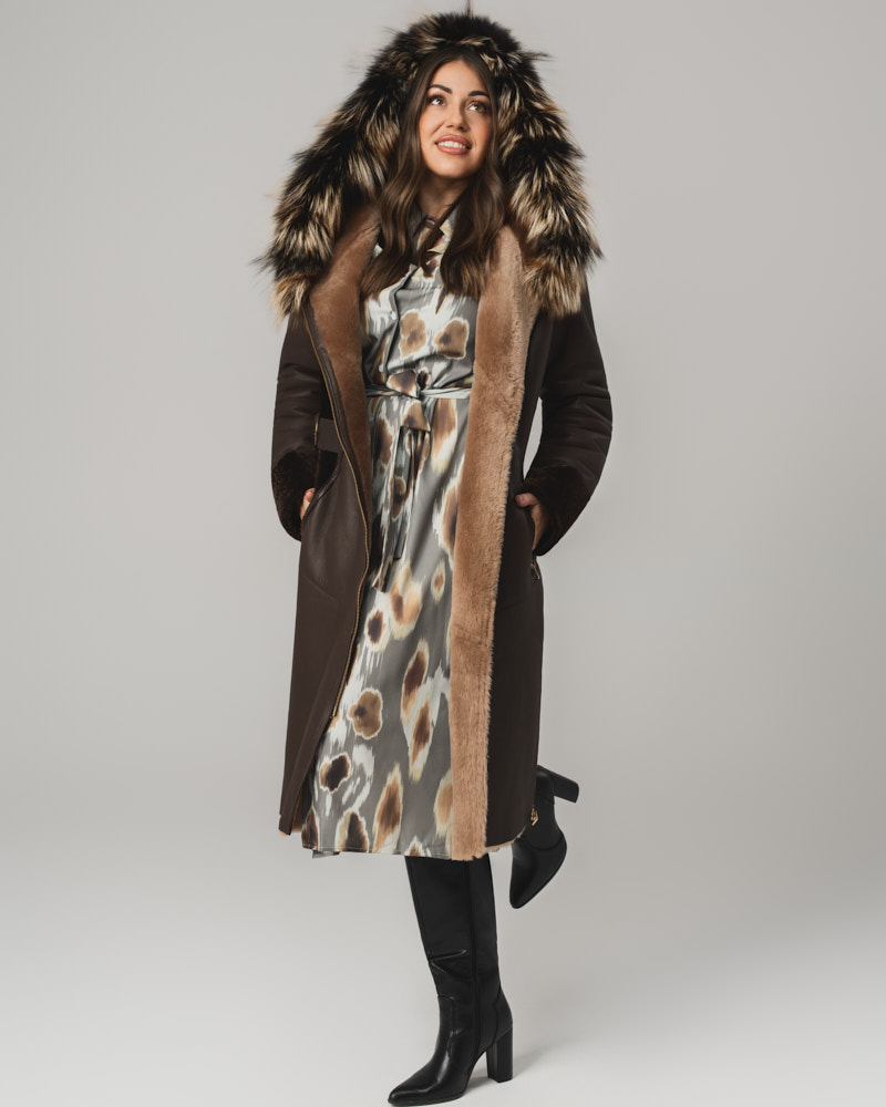 Brązowy kożuch damski z futrem i asymetrycznym zamkiem – kożuszek naturalny