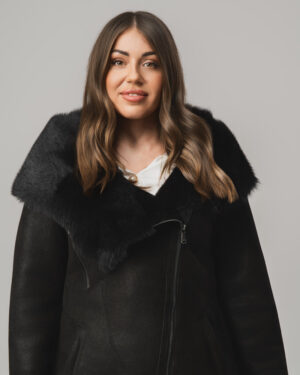 Czarny kożuch damski z naturalnej skóry i futrem – kożuszek EMORIS