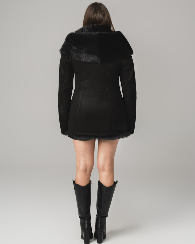 Czarny kożuch damski z naturalnej skóry i futrem – kożuszek EMORIS