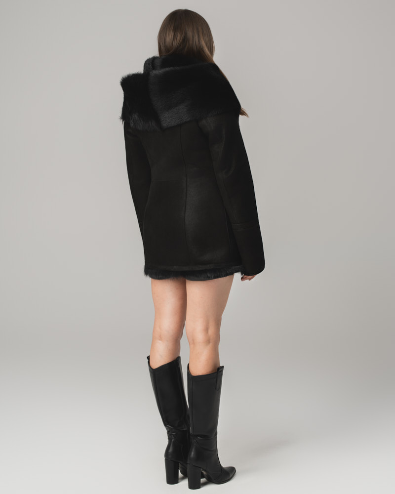 Czarny kożuch damski z naturalnej skóry i futrem – kożuszek EMORIS