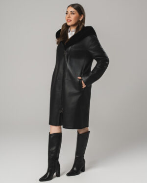 Czarny kożuch damski z naturalnej skóry z kapturem – kożuszek damski