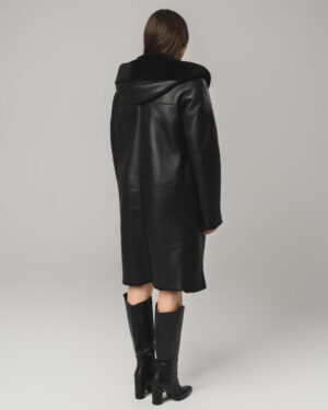 Czarny kożuch damski z naturalnej skóry z kapturem – kożuszek damski