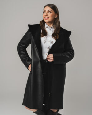 Czarny kożuch damski z naturalnej skóry z kapturem – kożuszek damski