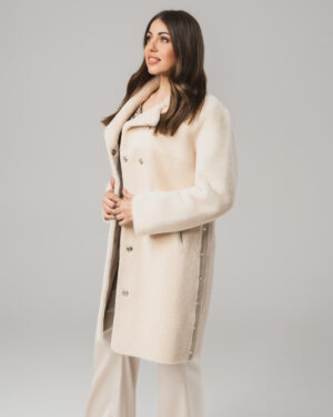 Beżowy kożuch damski z naturalnej skóry i futrem – elegancki kożuszek EMORIS