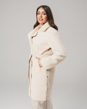 Beżowy kożuch damski z naturalnej skóry i futrem – elegancki kożuszek EMORIS