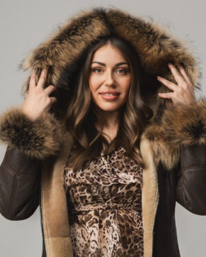 Brązowy kożuch damski z naturalnej skóry i futrem – kożuszek EMORIS