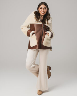 Brązowo-kremowy kożuch damski z naturalnej skóry i futrem – kożuszek EMORIS