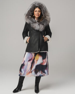 Czarny kożuch damski z naturalnej skóry z białym futrem i kołnierzem – kożuszek EMORIS