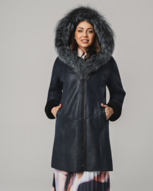 Granatowy kożuch damski z naturalnej skóry z futrzanym kapturem – kożuszek EMORIS