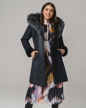 Granatowy kożuch damski z naturalnej skóry z futrzanym kapturem – kożuszek EMORIS