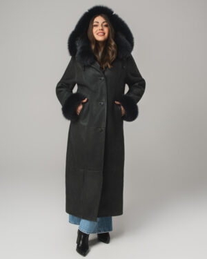 Damski kożuch z kapturem i futrzanym wykończeniem – długi kożuch naturalny EMORIS