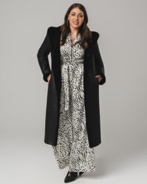 Czarny kożuch damski dwustronny z naturalnej skóry i futrem z kapturem