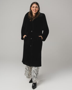 Czarny kożuch damski dwustronny z naturalnej skóry i futrem z kapturem